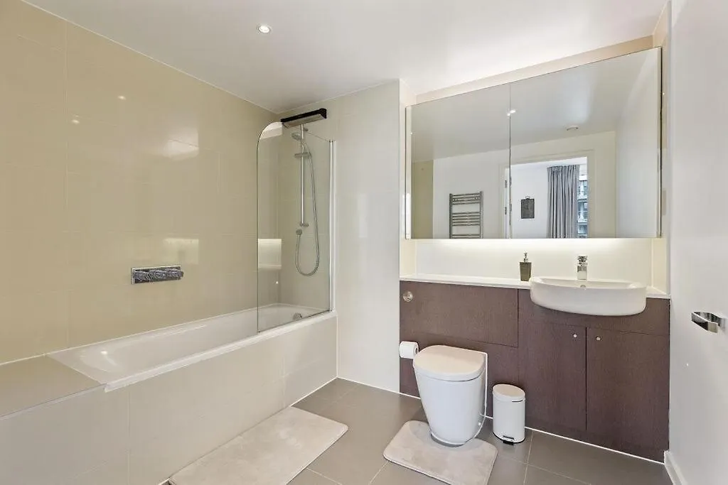 Luxury 2 Bed Apt In Olympic Village London 0*,  United Kingdom