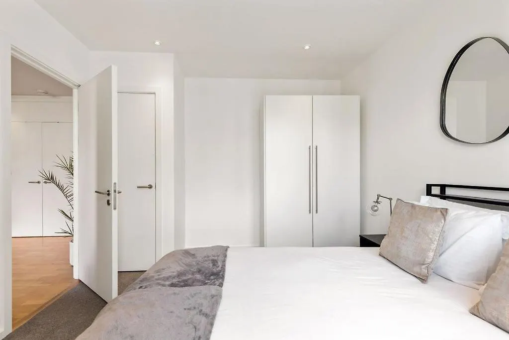 Apartment Luxury 2 Bed Apt In Olympic Village London