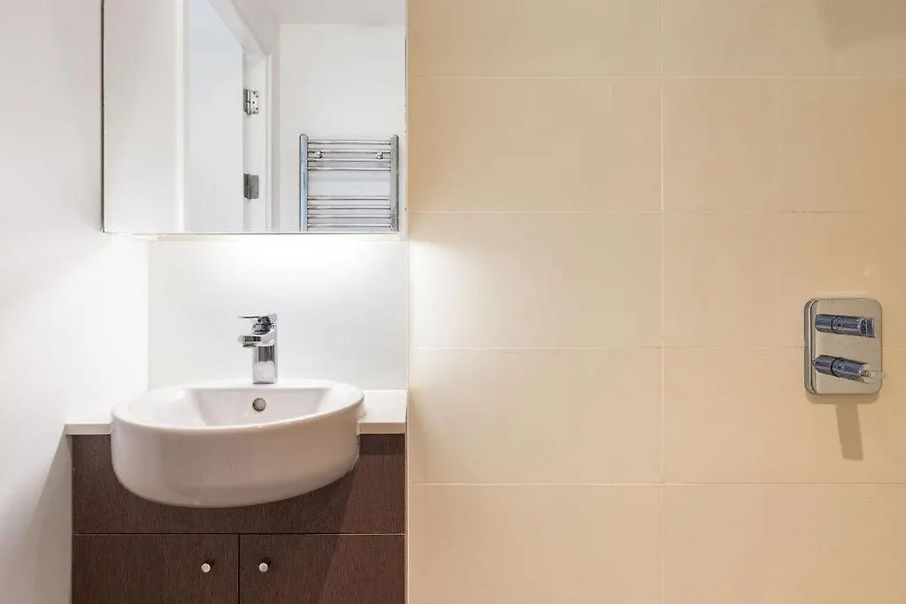 Luxury 2 Bed Apt In Olympic Village London United Kingdom