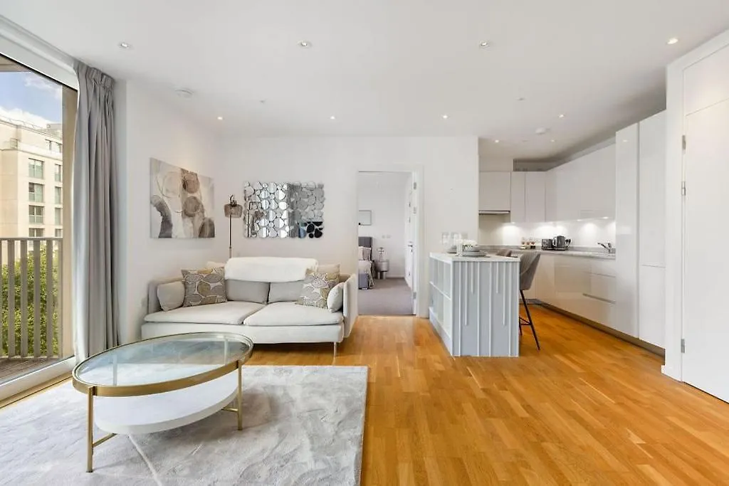 Luxury 2 Bed Apt In Olympic Village London